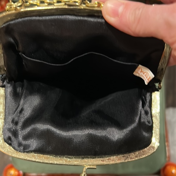 Beautiful beaded vintage Walborg Evening bag made in Hong Kong. - Picture 4 of 9